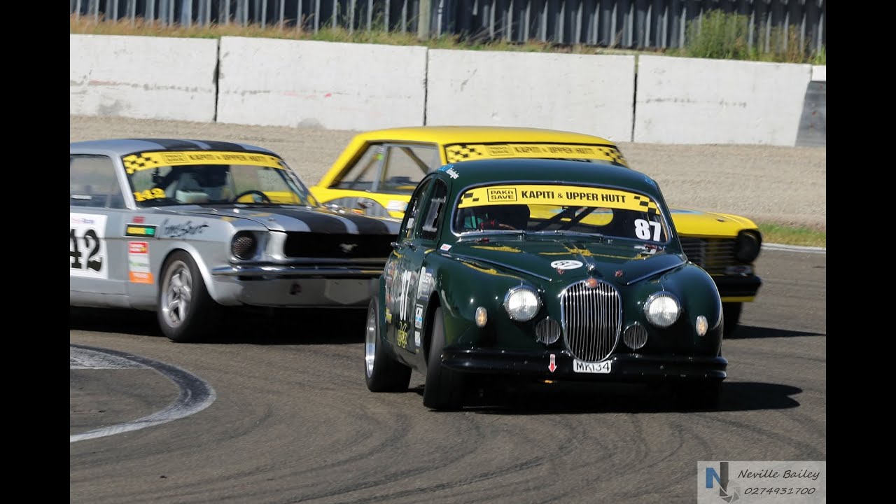 Pre65  / Super Mini 25/26 Round 1 - Nathan Murray (EH Holden) Jack Packer (MK1 Jaguar)