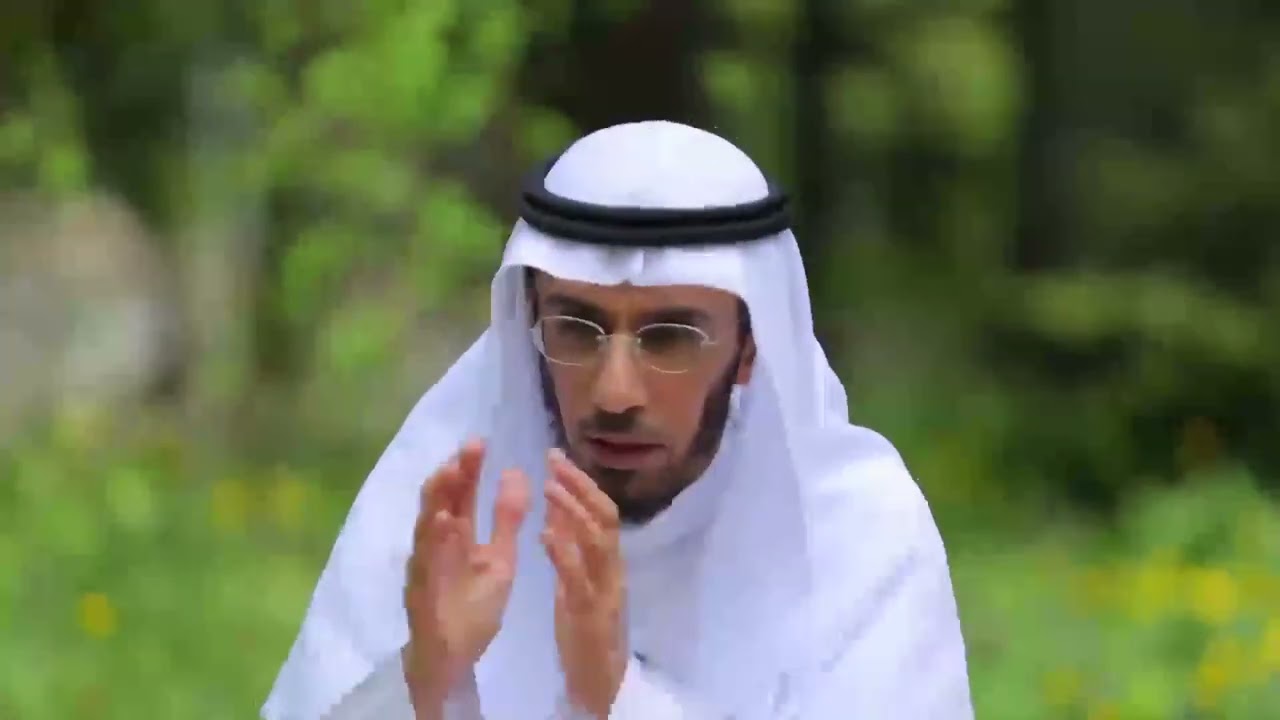 ملتحي في شقة شقراء في منتصف الليل