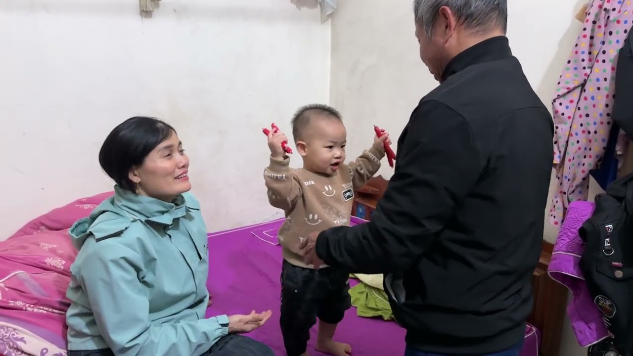 Bà Năm Mua Áo Mới Cho Ông Thoan Khiến Coca Ghen Tỵ
