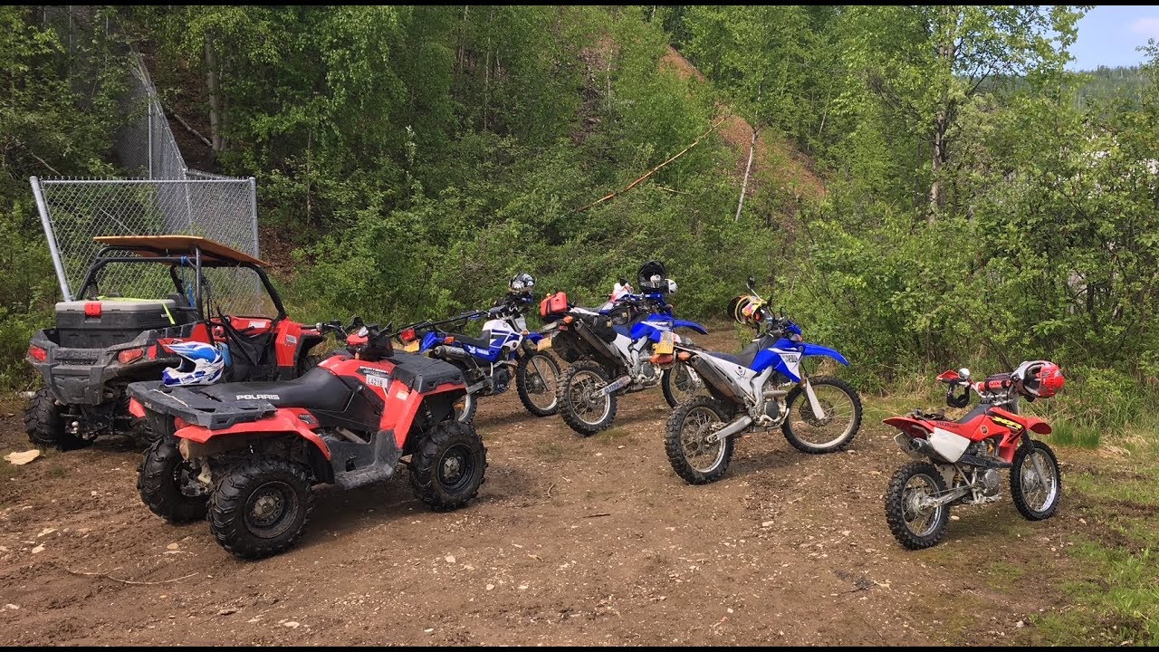 Group ride on the circle Fairbanks historical trail in Alaska