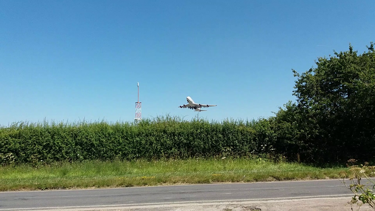 Virgin Atlantic 747-400 takeoff gatwick 02.07.17