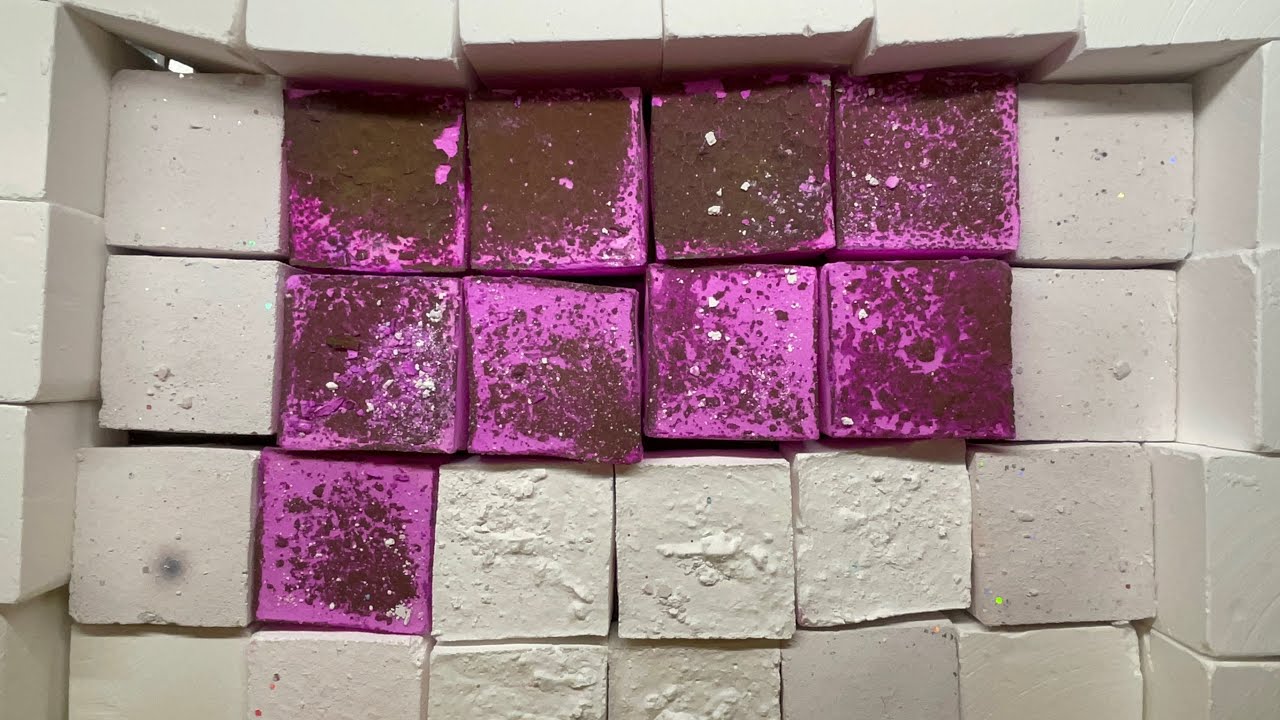 Wall of Fresh Chalk around Reforms 💕