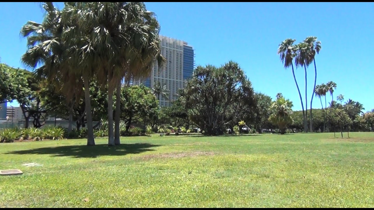 Walk around Fort DeRussy Beach Park, Waikiki