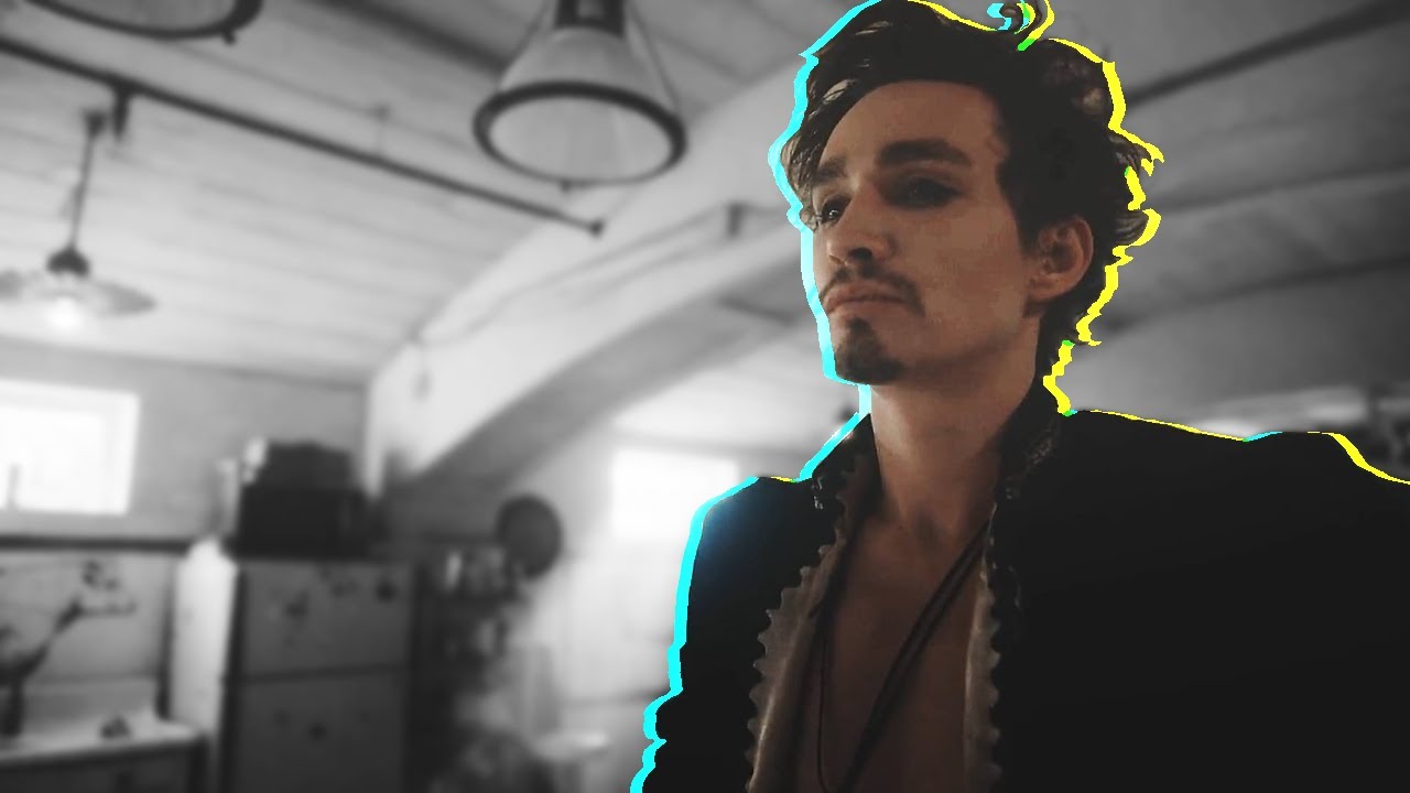 klaus hargreeves | all the kids are depressed