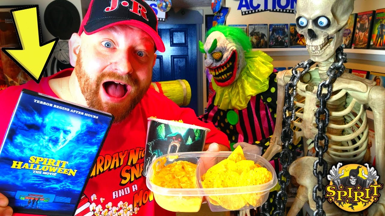 SPIRIT HALLOWEEN with NIGHT CRAWLER NACHOS !! Saturday Night Snack and a Movie