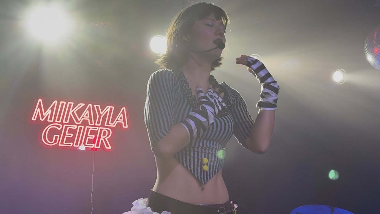 i don’t feel safe in my body - Mikayla Geier [Diva Tour] (Live)