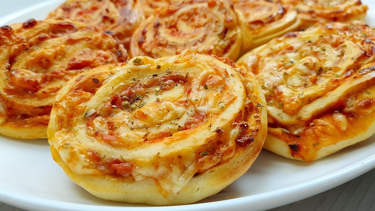 Pizza pecivo za 15 minuta. Recept za pica pužiće koji nestaju u trenu