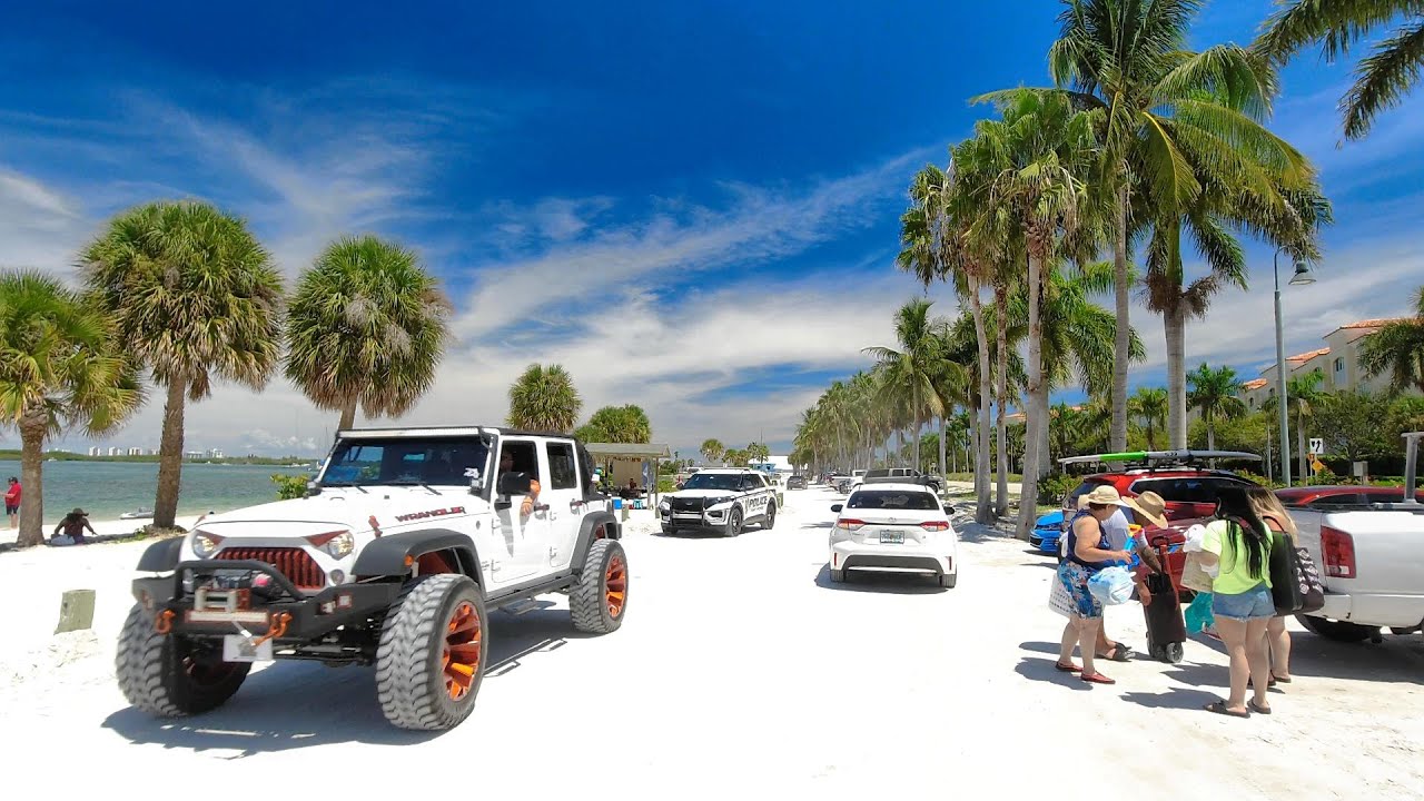 Driving Around Fort Pierce, Florida A1A at South Causeway Beach Park - 4K