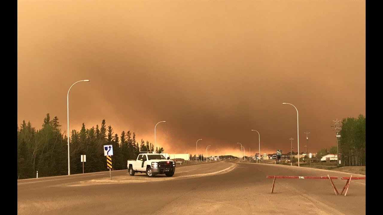 Thousands displaced by wildfires in Alberta, northern Ontario