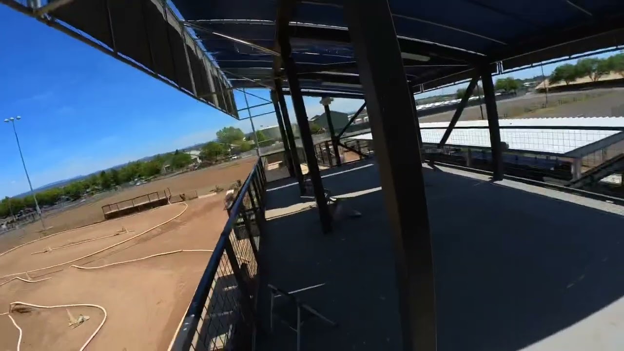 Windy day at Silver Dollar RC Raceway(Amain hobbies)