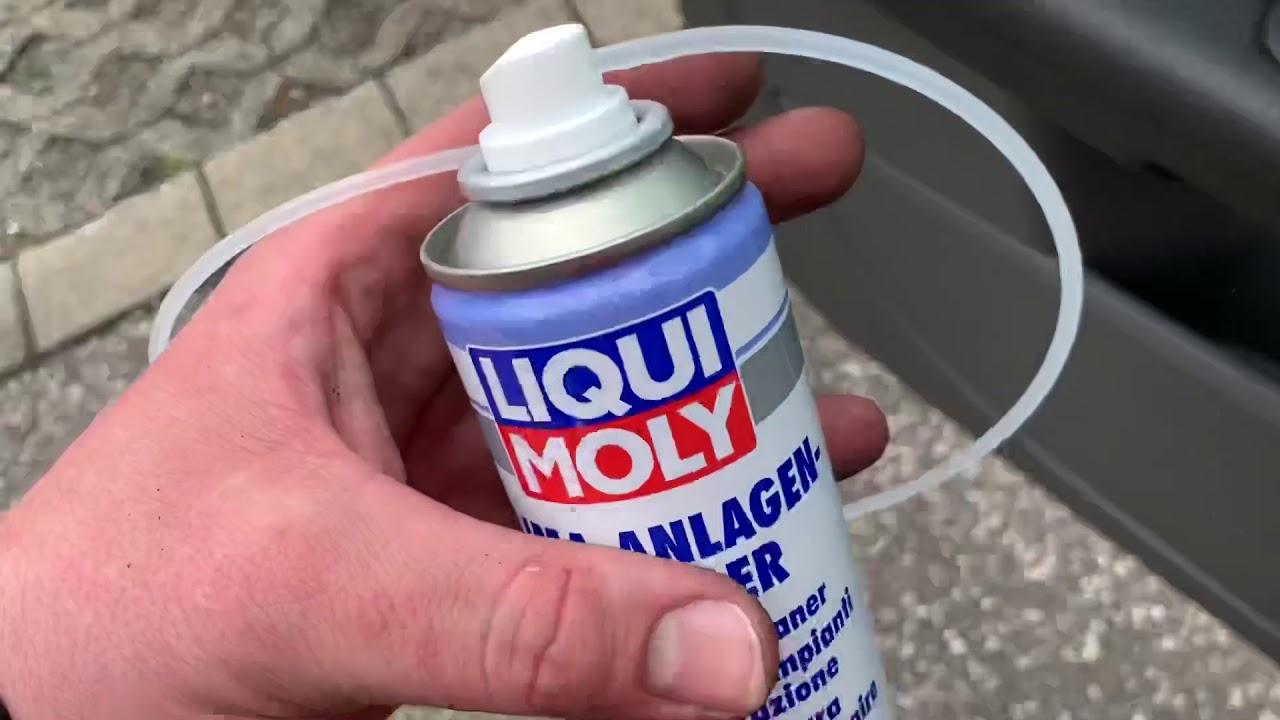 PKW Klimaanlage reinigen und desinfizieren mit Liqui Moly Klima-Anlagen-Reiniger Ford Focus