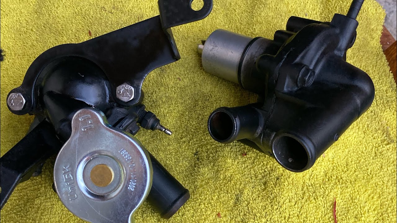 CB500 antiga bomba d’água e válvula termostatica