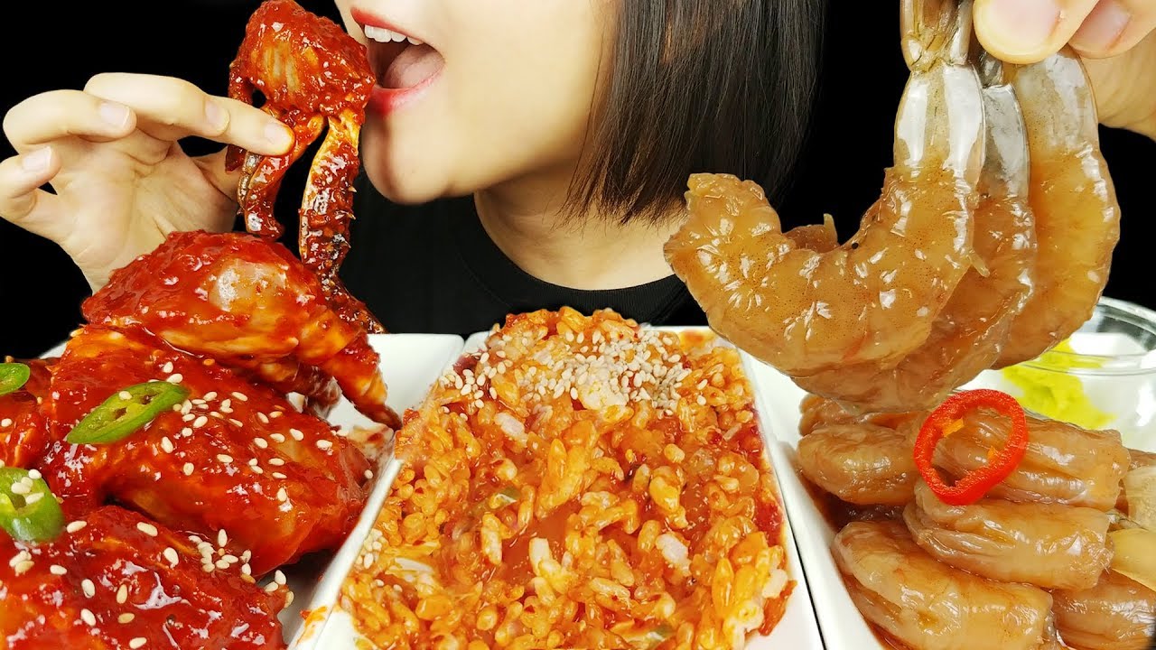 ASMR острый сырой краб и соевый соус сырые креветки (MUKBANG) едят звуки морепродуктов