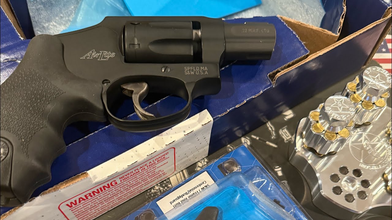 Unboxing: S&W 351c Hammerless unboxing with Cat 🐈 