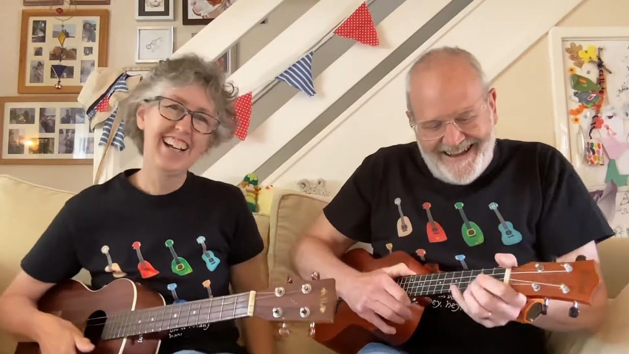 Graham & Roz go Live…sing and play along 🥰👍🎵🎶💖