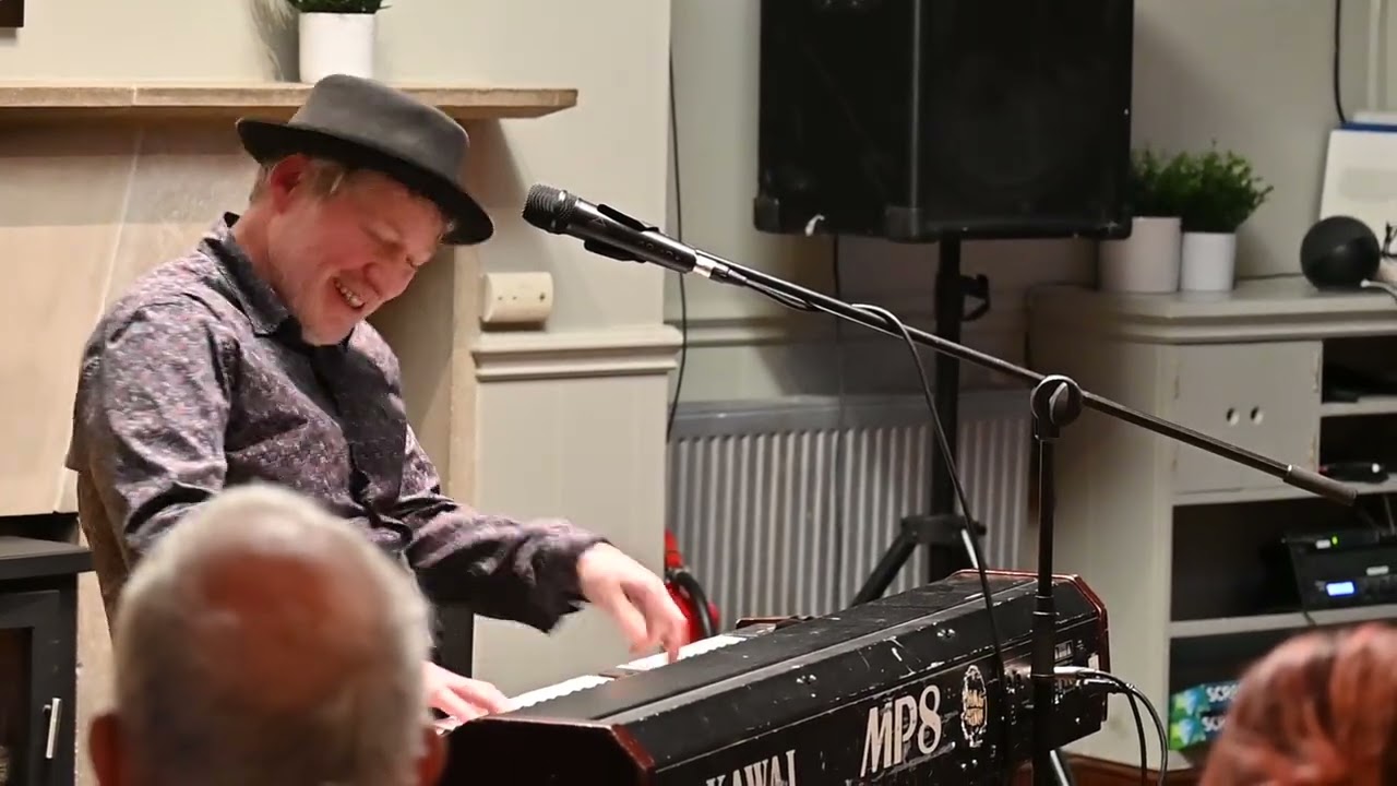 Dom Pipkin – Piano from London, soul from New Orleans. Medina Bookshop, Cowes. Isle of Wight.