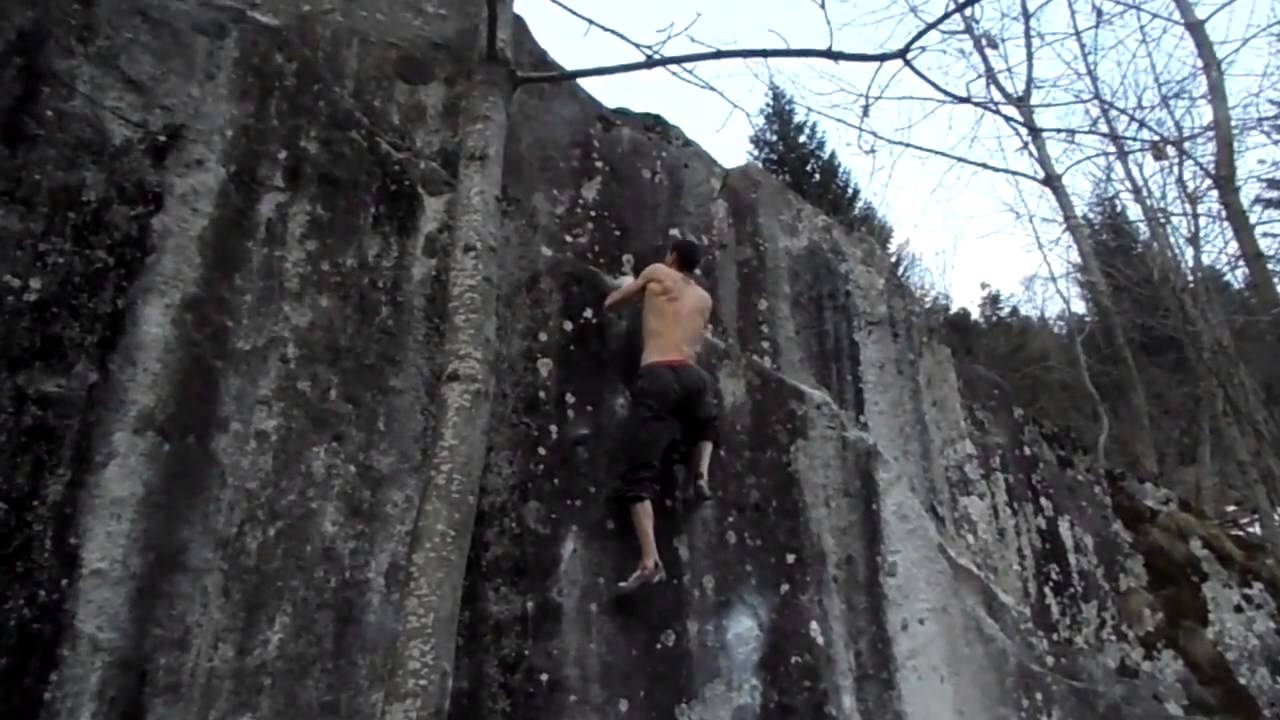 Daone Boulder - sector Curva - blocco 5 - line In Visita