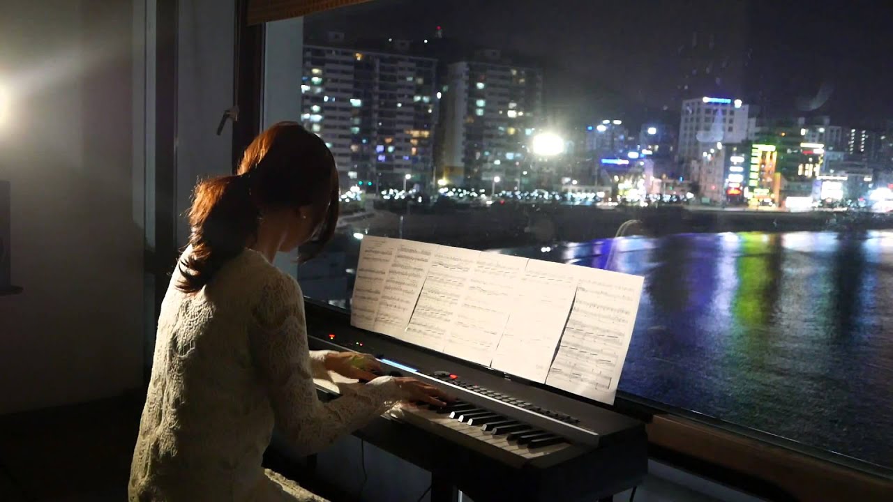 (View) Debussy - Clair De Lune (달빛) performed on piano by Vikakim.