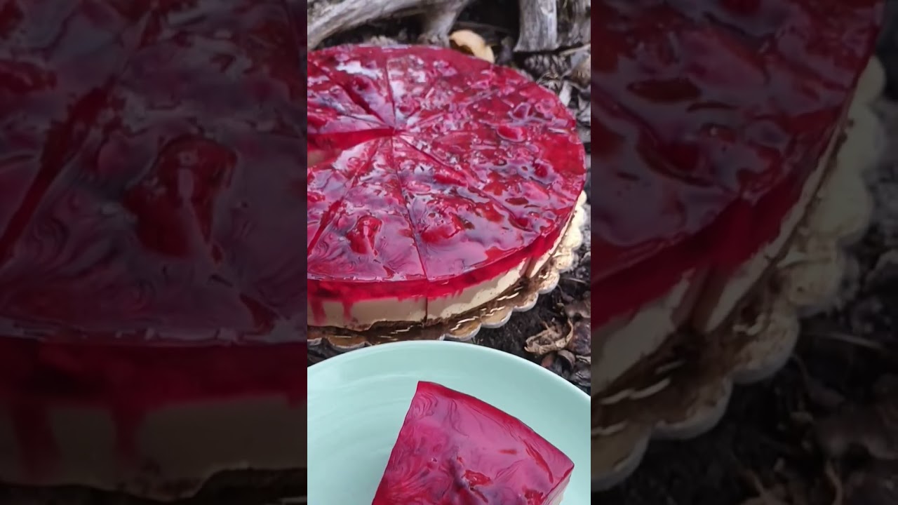 Karamelový pudinkový dort s malinami:). Instagram👉🏻