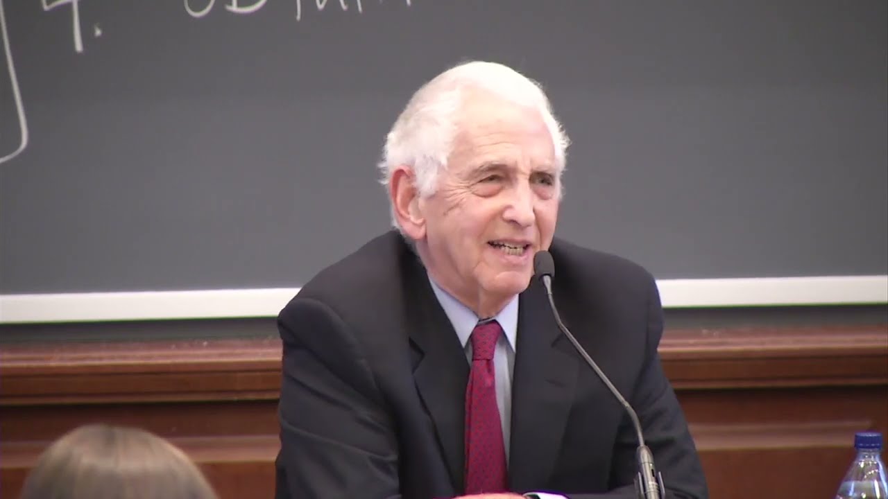 Daniel Ellsberg draws parallels between Pentagon Papers and WikiLeaks