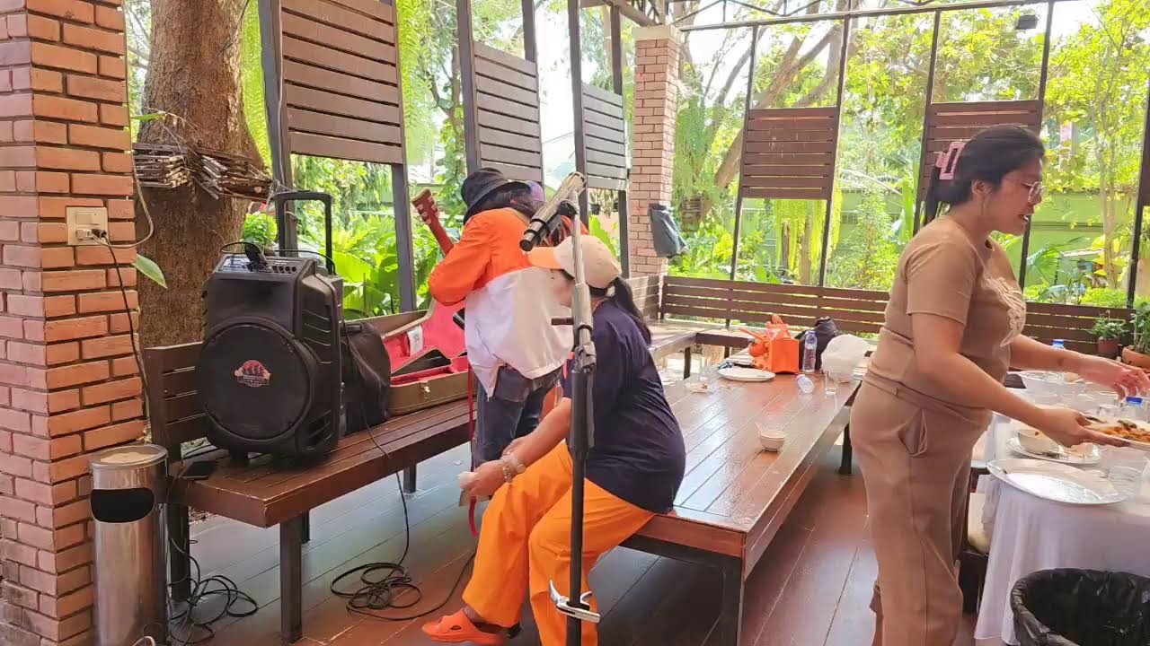 LIVE 🔴  พิธีทำบุญวันคล้ายวันเกิดอ.ธิดา ถาวรเศรษฐ ครบ82ปี