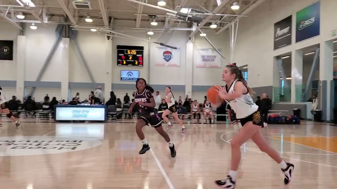 626ers 8th vs Cal Sparks South Mar 7'26@hypeherhoopscircuit @lca2119 