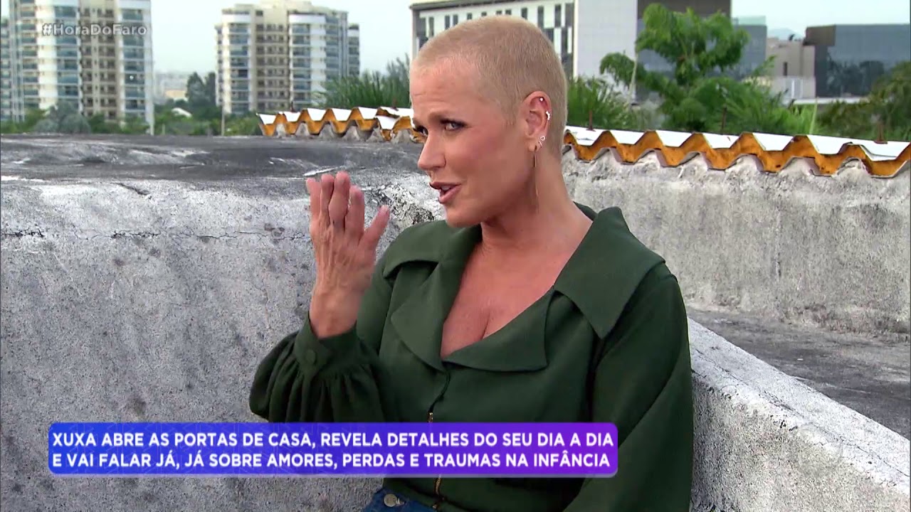 Gente como a gente, Xuxa revela que já colocou docinho de festa na bolsa