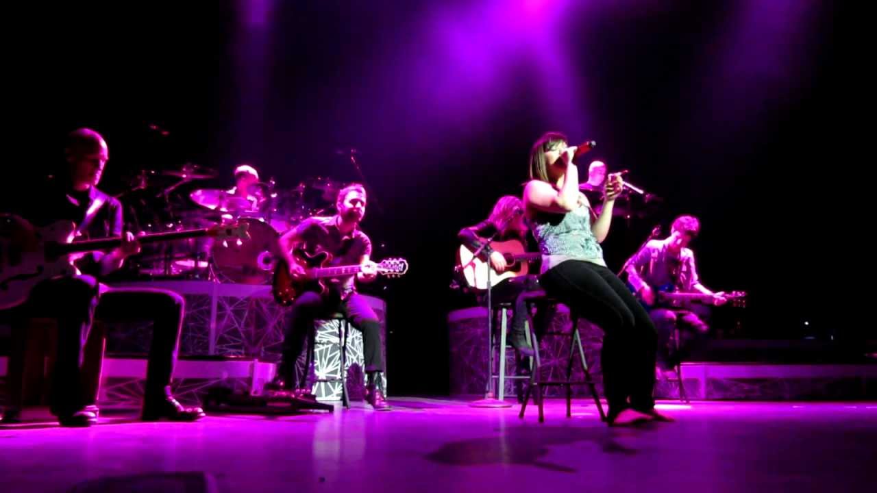 Hopelessly Devoted To You-Kelly Clarkson cover Las Vegas *HD Video*