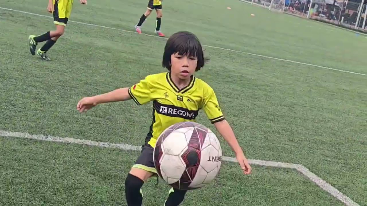 Energetic midfield display for SquareOne U8 at Milo COC