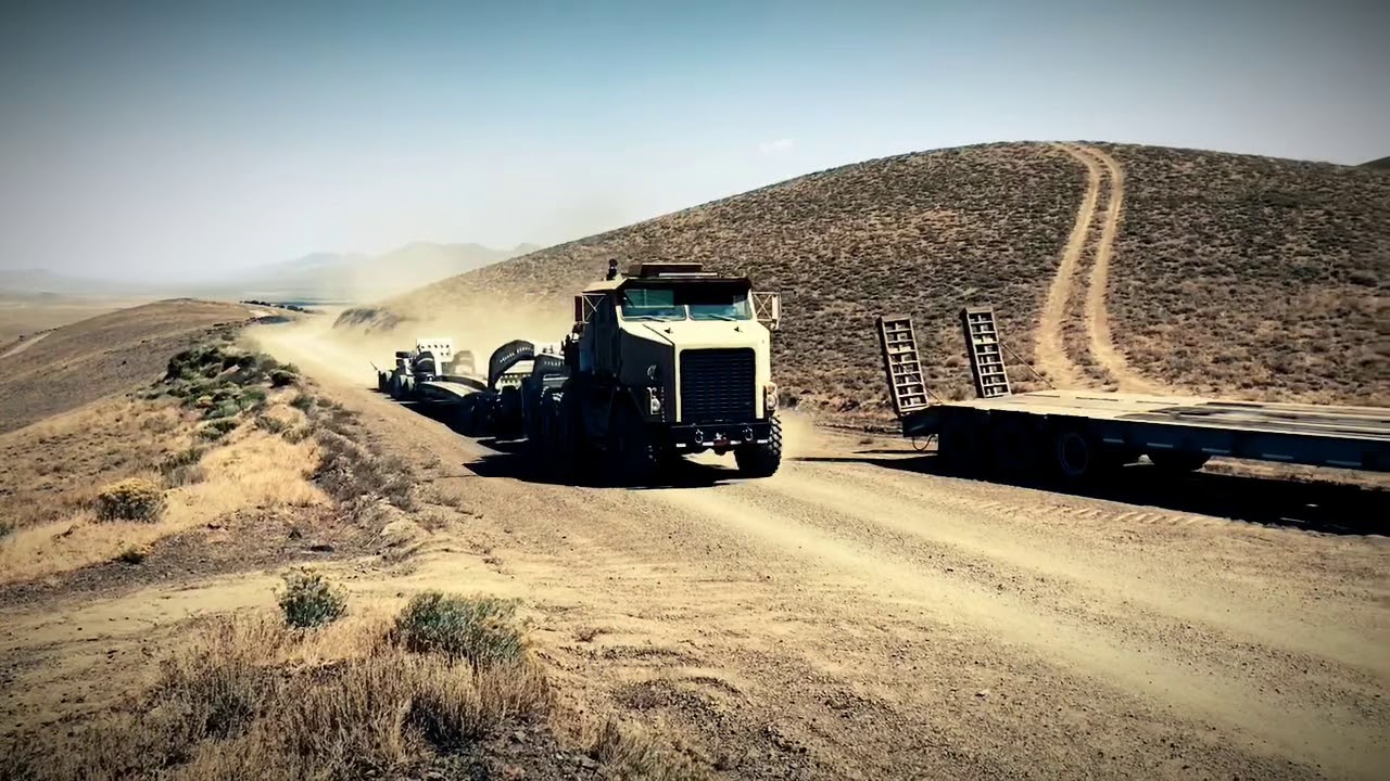 Oshkosh M1070 off road transport