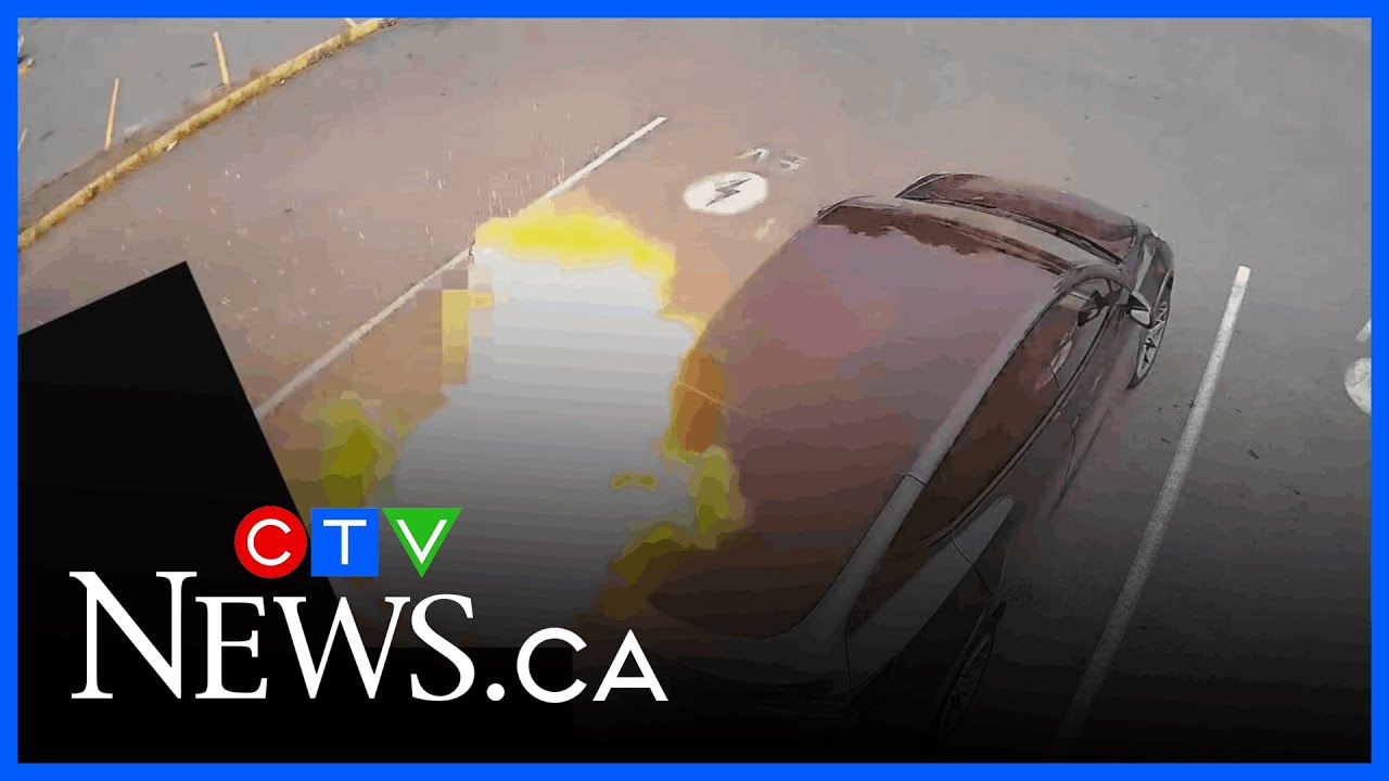 На видео запечатлен пожар, повредивший Tesla на зарядной станции.