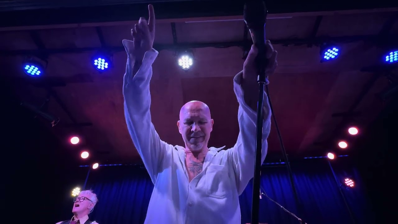 2026.01.17 Boom Crash Opera perform ‘Hands up in the air’ 
