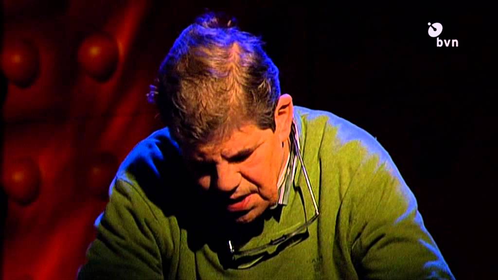 Joost Prinsen draagt 'De meisjes uit vervlogen dagen' voor