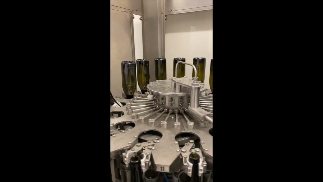 COMMENT FONCTIONNE LA MISE EN BOUTEILLE DU VIN    HD 720p