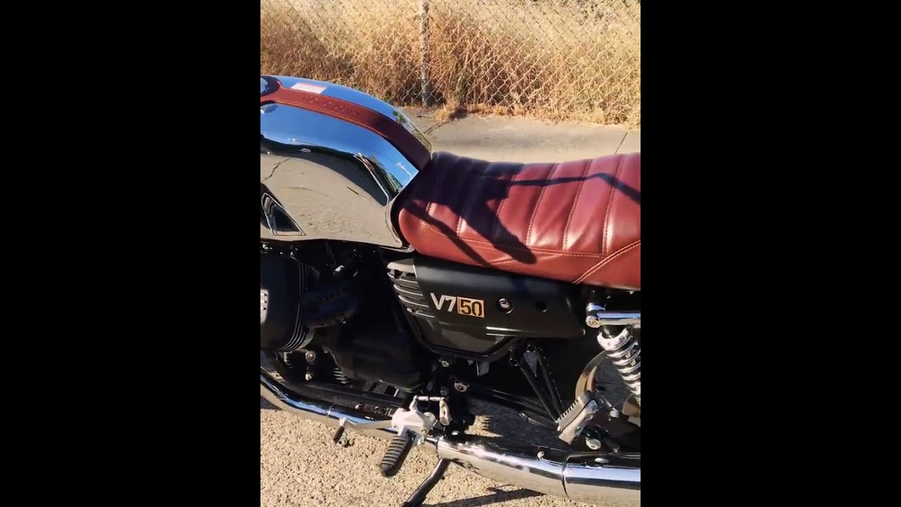 Moto Guzzi V7 III 2017 anniversario / anniversary