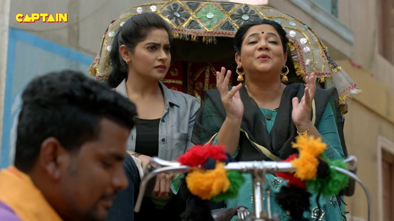 Karishma Singh और Pushpa Ji आए जब चाट पापड़ी खाने || Maddam Sir