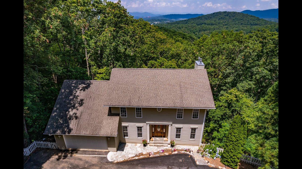 16 Skyview Ct, Asheville, NC