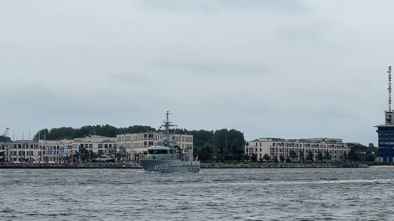 D&auml;nische Minenabwehrdrohne HIRSHOLM MSD 5 verl&auml;sst Rostock 5.6.2025 zum Ostseeman&ouml;ver BALTOPS