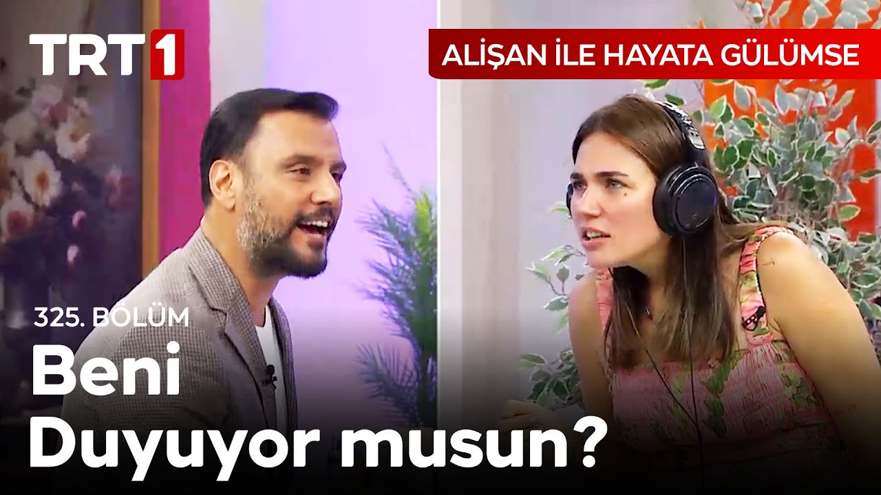 Dudak Okuma Oyununda Eğlenceli Anlar 😀 Buse Tektaş ve Alişan Yarışıyor