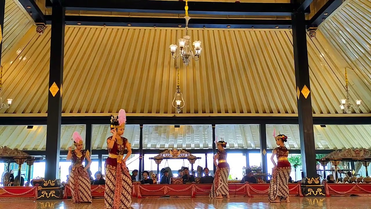 tari serimpi irim-irim di kraton Jogja