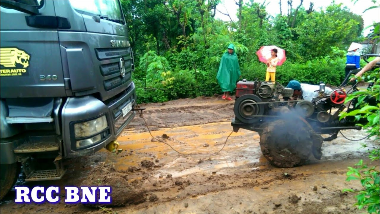 RCC BNE _ Xe công nông kéo xe tải bị kẹt _ Ben truck is stuck