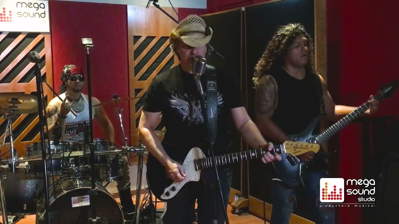 Gabriel Marián - Tema : Ella / Sesión en Vivo en MEGA SOUND Studio. Lima - Perú.