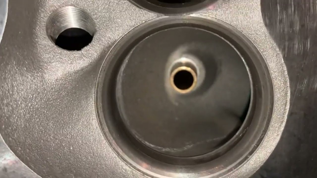 Edelbrock Mopar Magnum heads