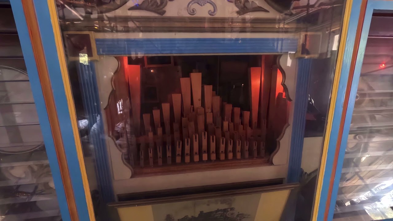Wurlitzer 145 playing Mr. Sandman: March 29, 2025