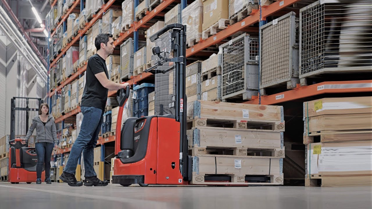 Des chariots polyvalents pour faciliter vos transports de charges | Gerbeurs L10 - L16 B Fenwick