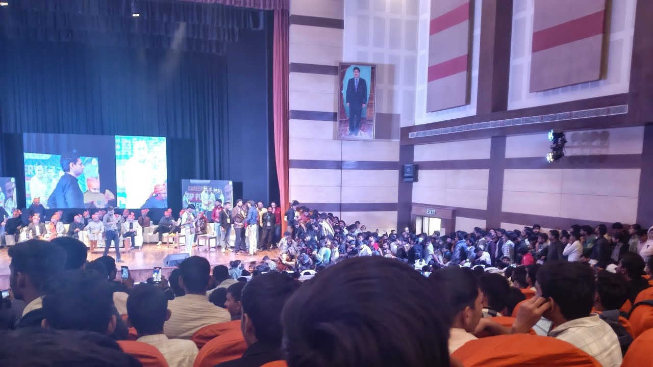 Careerwill Jaipur Great Seminar Me Entry Rakesh Yadav Sir  Ki 