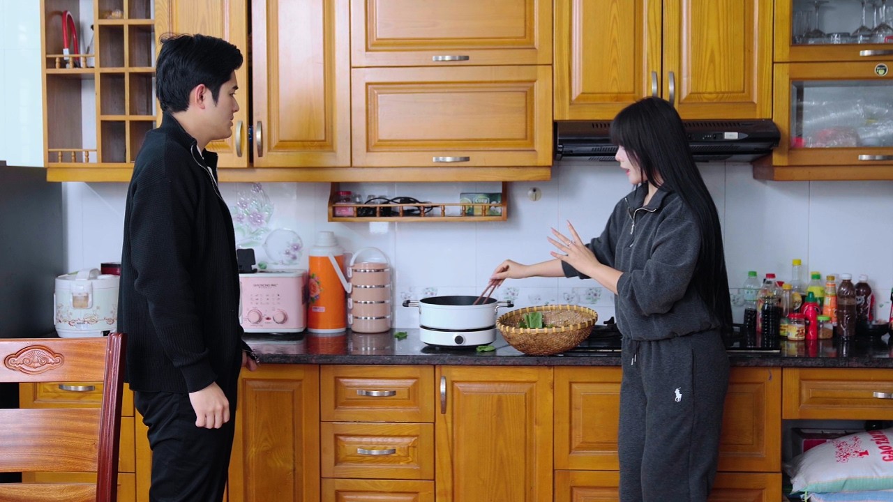 C&Ocirc; H&Agrave;NG X&Oacute;M RẮC RỐI | G&Atilde;Y SCHOOL TẬP 934