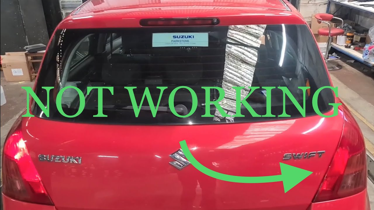как снять | заменить лампу заднего фонаря на Suzuki Swift 2008