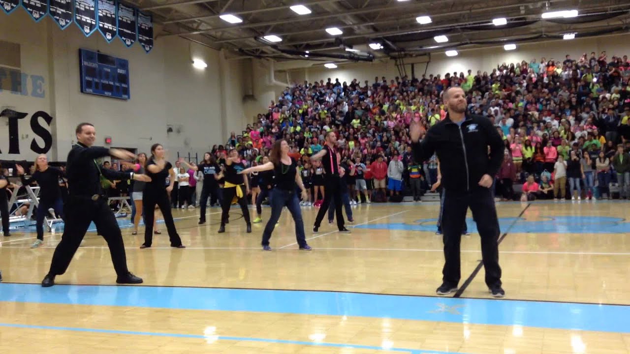 Centreville HS Teacher Flash Mob at Pep Rally