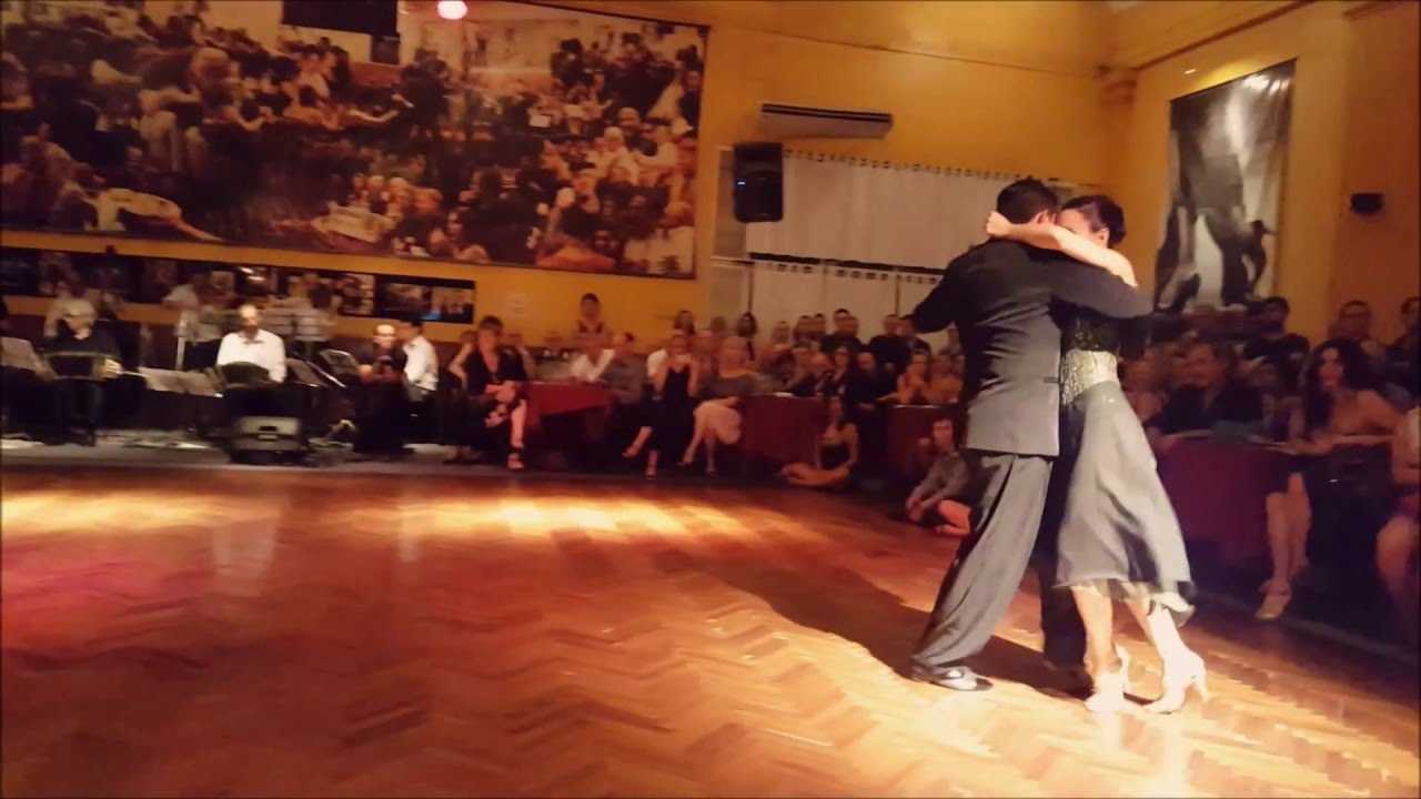 Diego Quispe y Marina Alcalde con Orquesta Color Tango